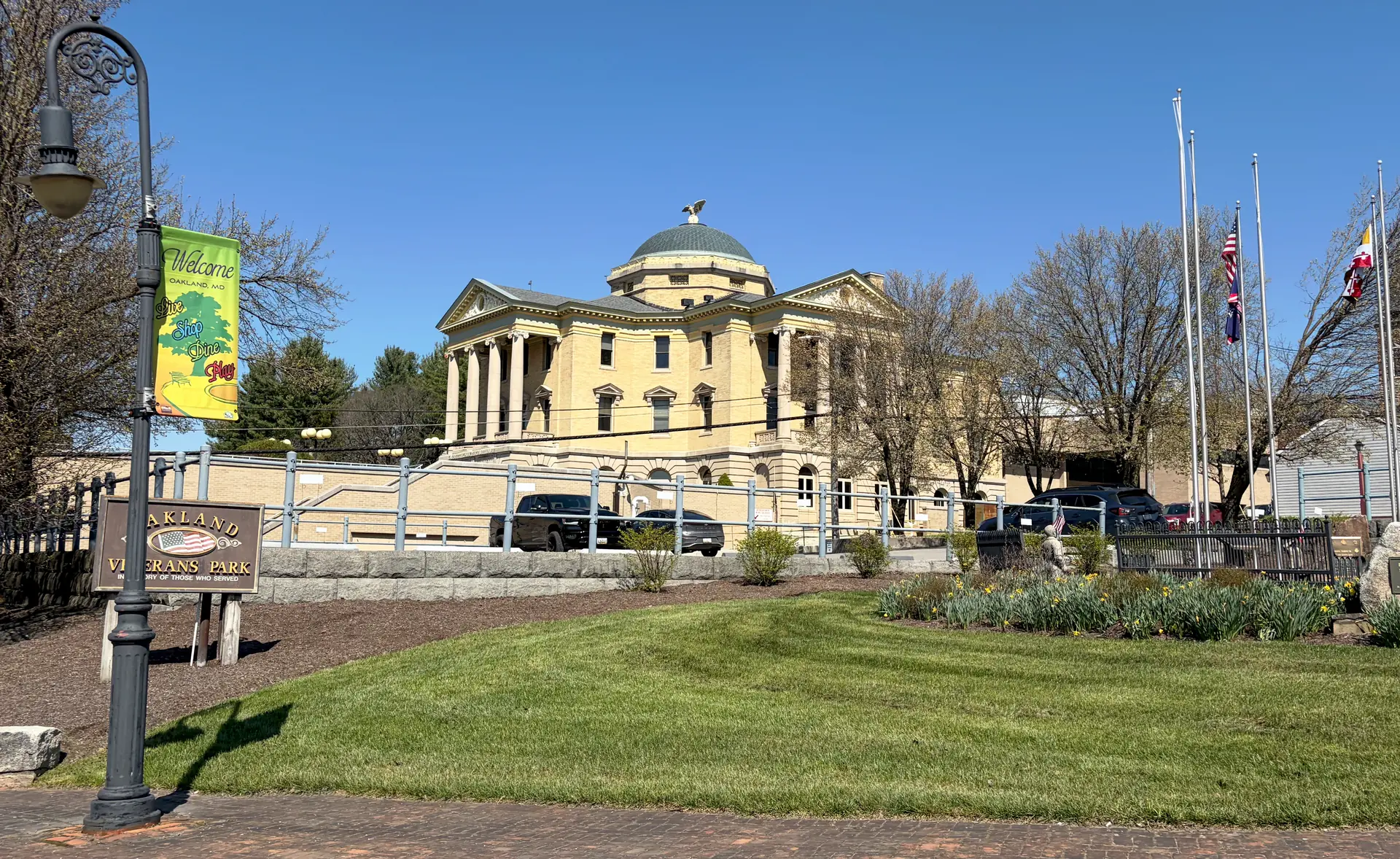 Garrett County Court House in Oakland Maryland where Phillips and Allen attorneys practice law in Western Maryland